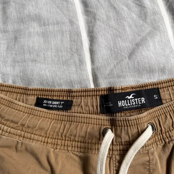 Hollister Top Rated Twill Pull-On Shorts 7" - Picture 2 of 4